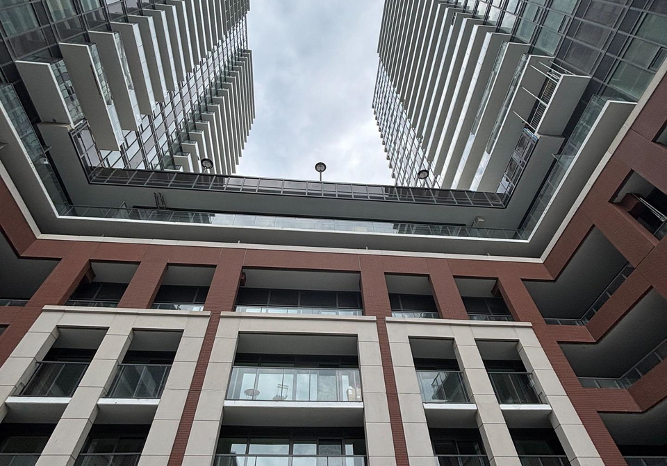 4010-eglinton-avenue-w-toronto-etobicoke-ontario-w13503236