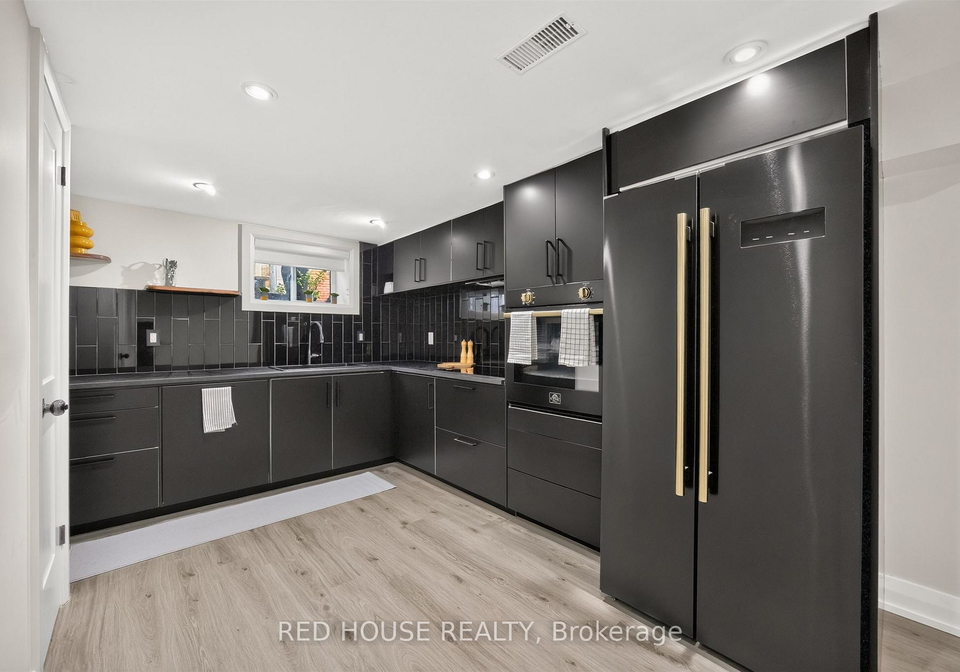 70-beaverbrook-avenue-toronto-etobicoke-ontario-w13503276