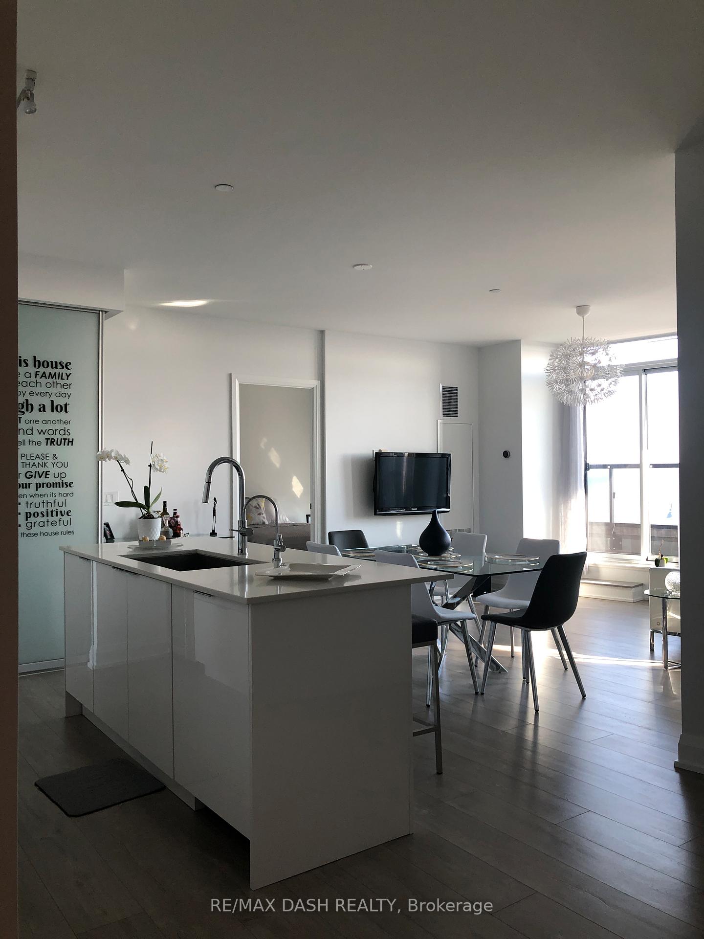 110-marine-parade-drive-toronto-etobicoke-ontario-w13503404