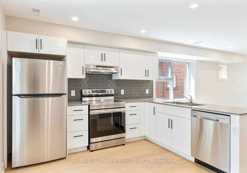 41-bowie-avenue-toronto-north-york-ontario-w13503730