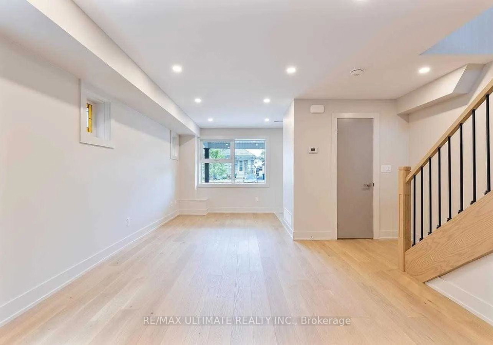 41-bowie-avenue-toronto-north-york-ontario-w13503730