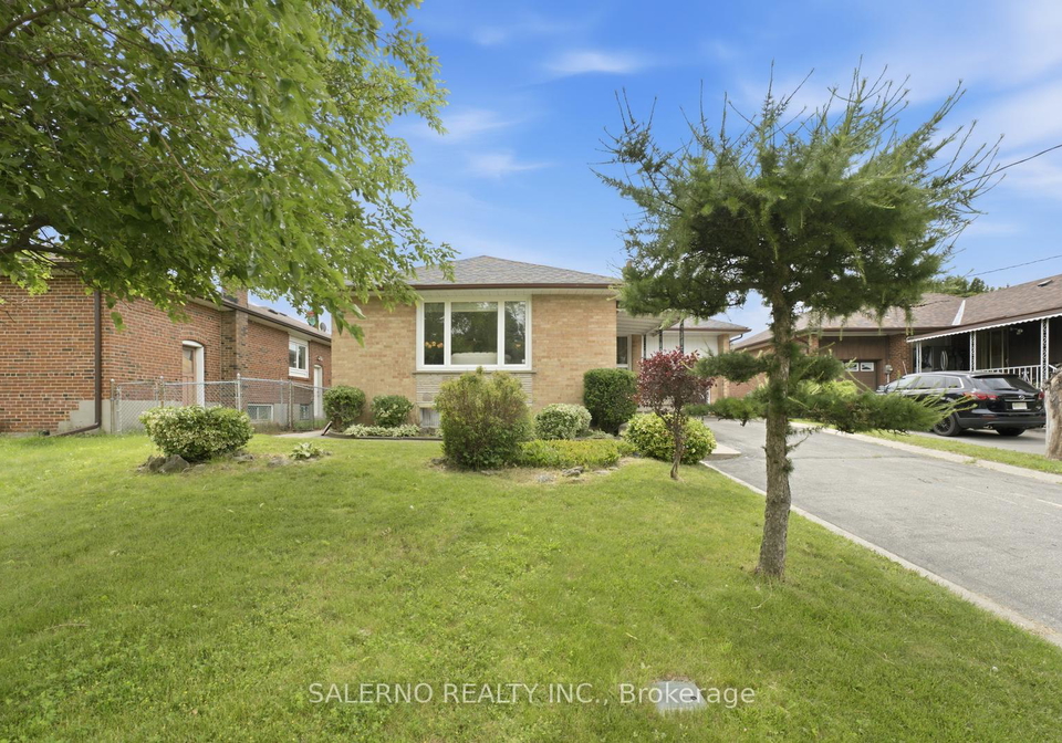 106-whitburn-crescent-toronto-york-ontario-w13503906