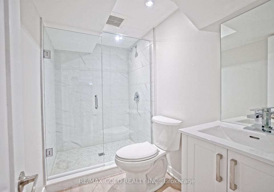 130-duncanwoods-drive-toronto-york-ontario-w13503984