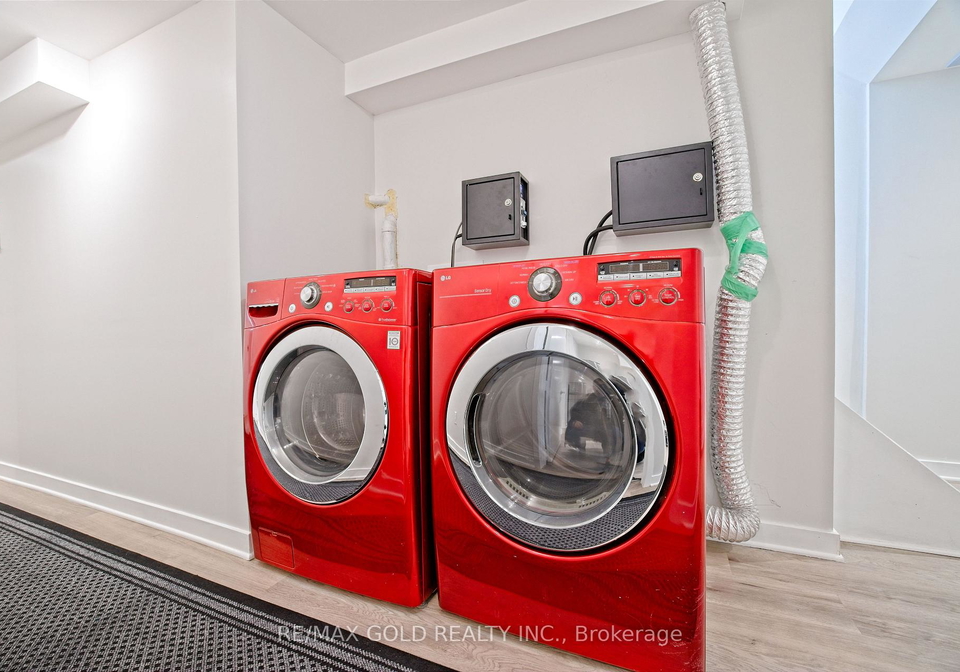 130-duncanwoods-drive-toronto-york-ontario-w13503984