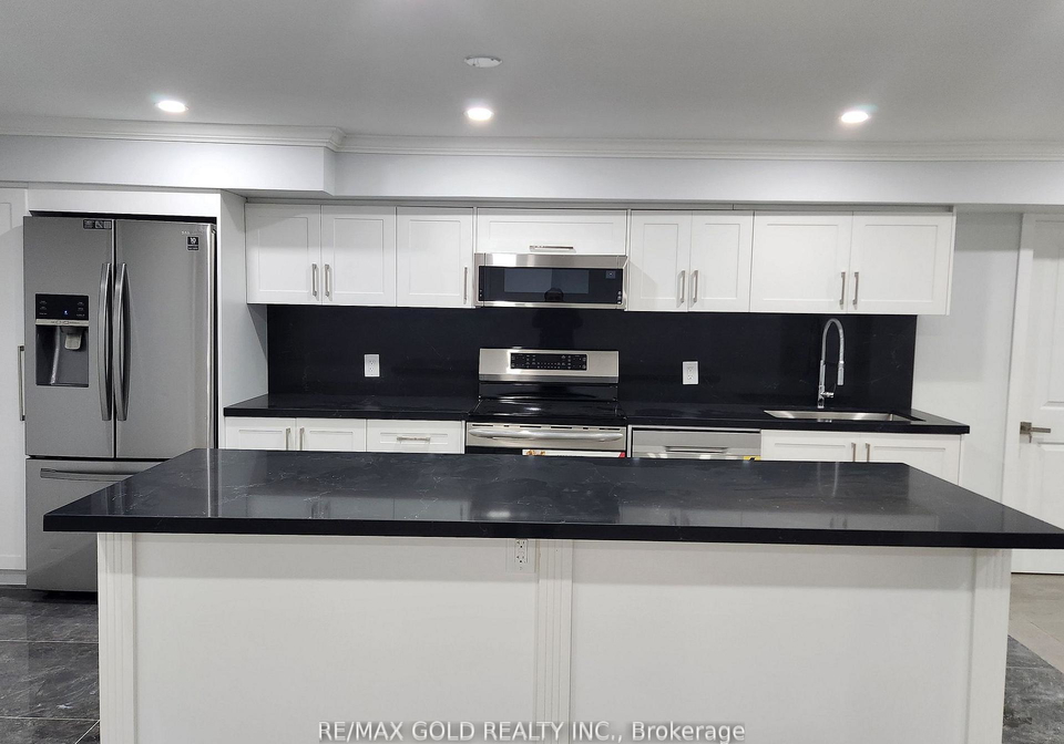 1671-sir-montys-drive-mississauga-ontario-w13504164
