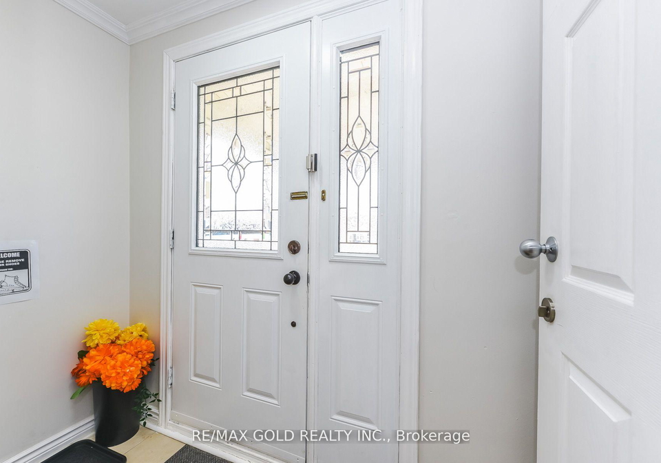 7464-homeside-gardens-mississauga-ontario-w13504316