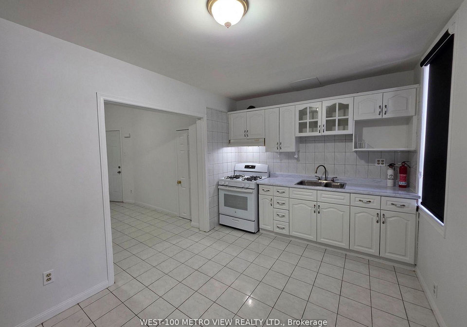 1075-dufferin-street-toronto-toronto-ontario-w13504706