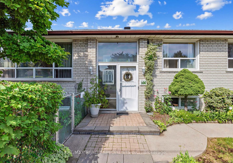 39-castle-green-crescent-toronto-etobicoke-ontario-w13504810