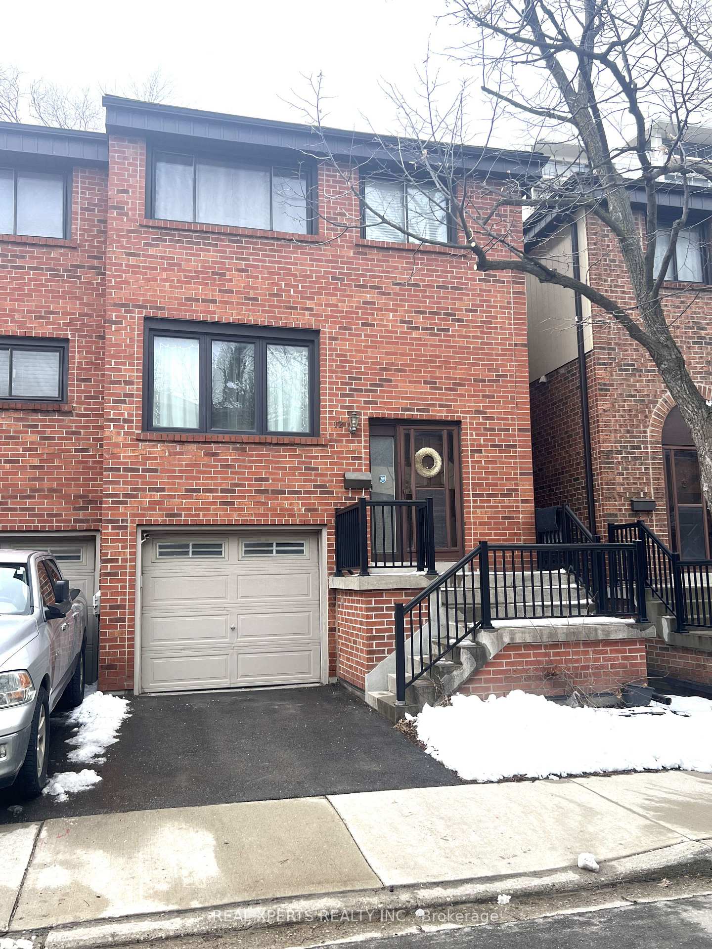 12-maple-branch-path-toronto-etobicoke-ontario-w13505066