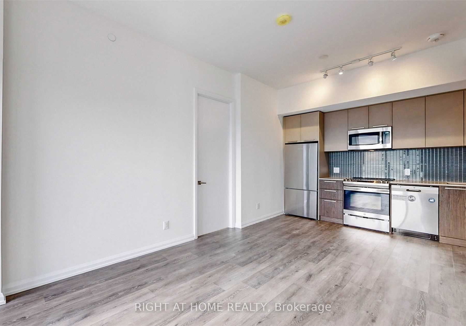 4208-dundas-street-w-toronto-etobicoke-ontario-w13505090