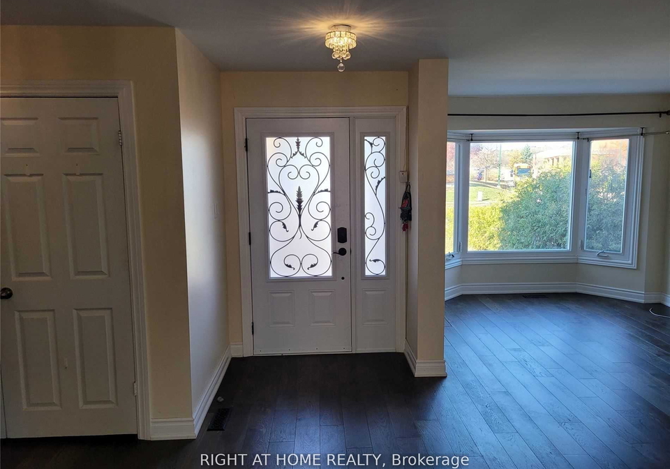 1080-glenashton-drive-oakville-ontario-w13505588