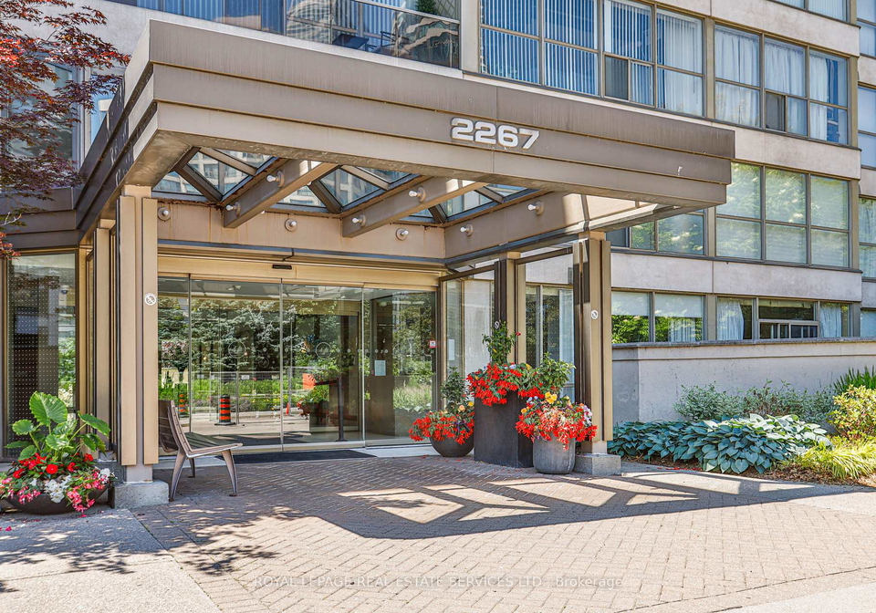 2267-lakeshore-boulevard-w-toronto-etobicoke-ontario-w13505700