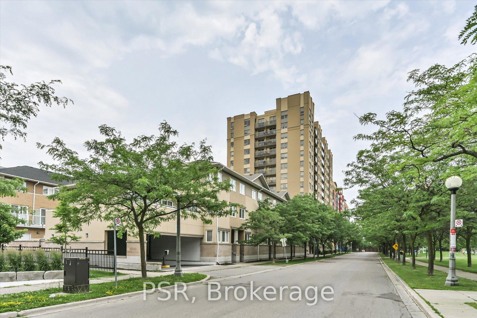 4-elsinore-path-toronto-etobicoke-ontario-w13505882