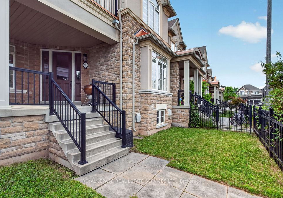 3045-gladeside-avenue-oakville-ontario-w13506392