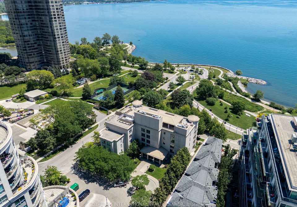 80-palace-pier-court-toronto-etobicoke-ontario-w13507046