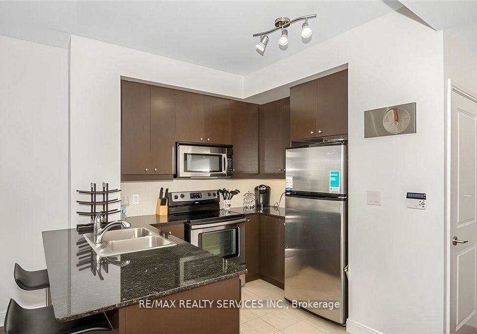 50-absolute-avenue-mississauga-ontario-w13507354