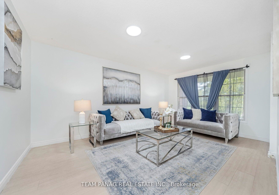 6-coronation-circle-brampton-ontario-w13507620