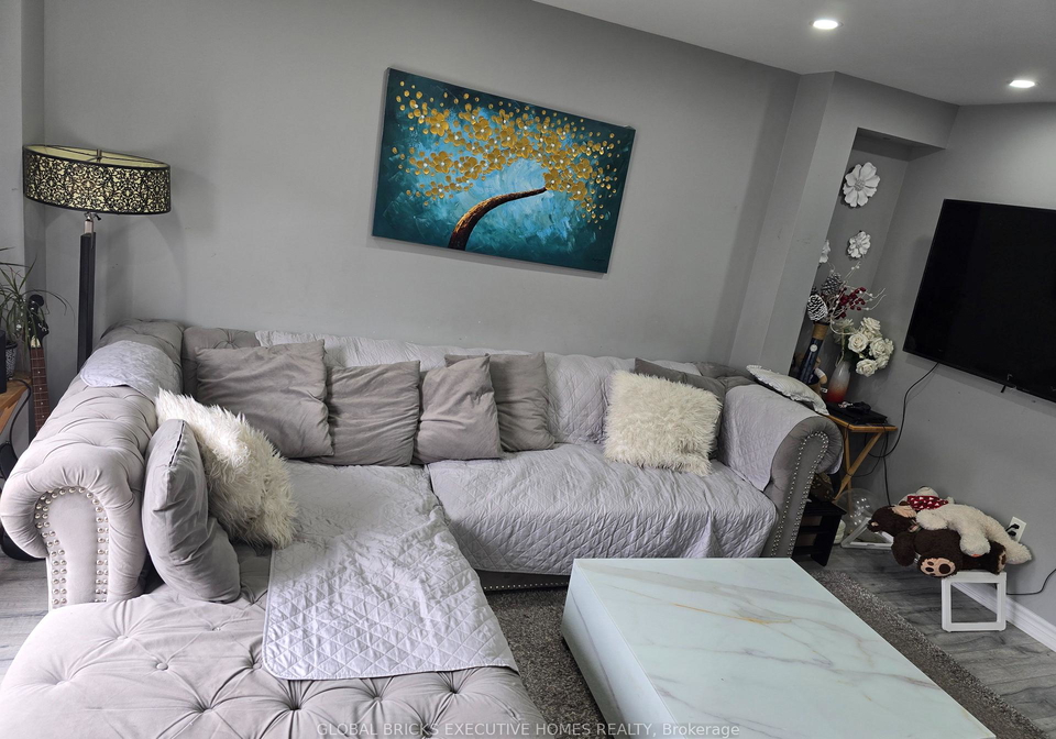 17-mannel-crescent-brampton-ontario-w13507918