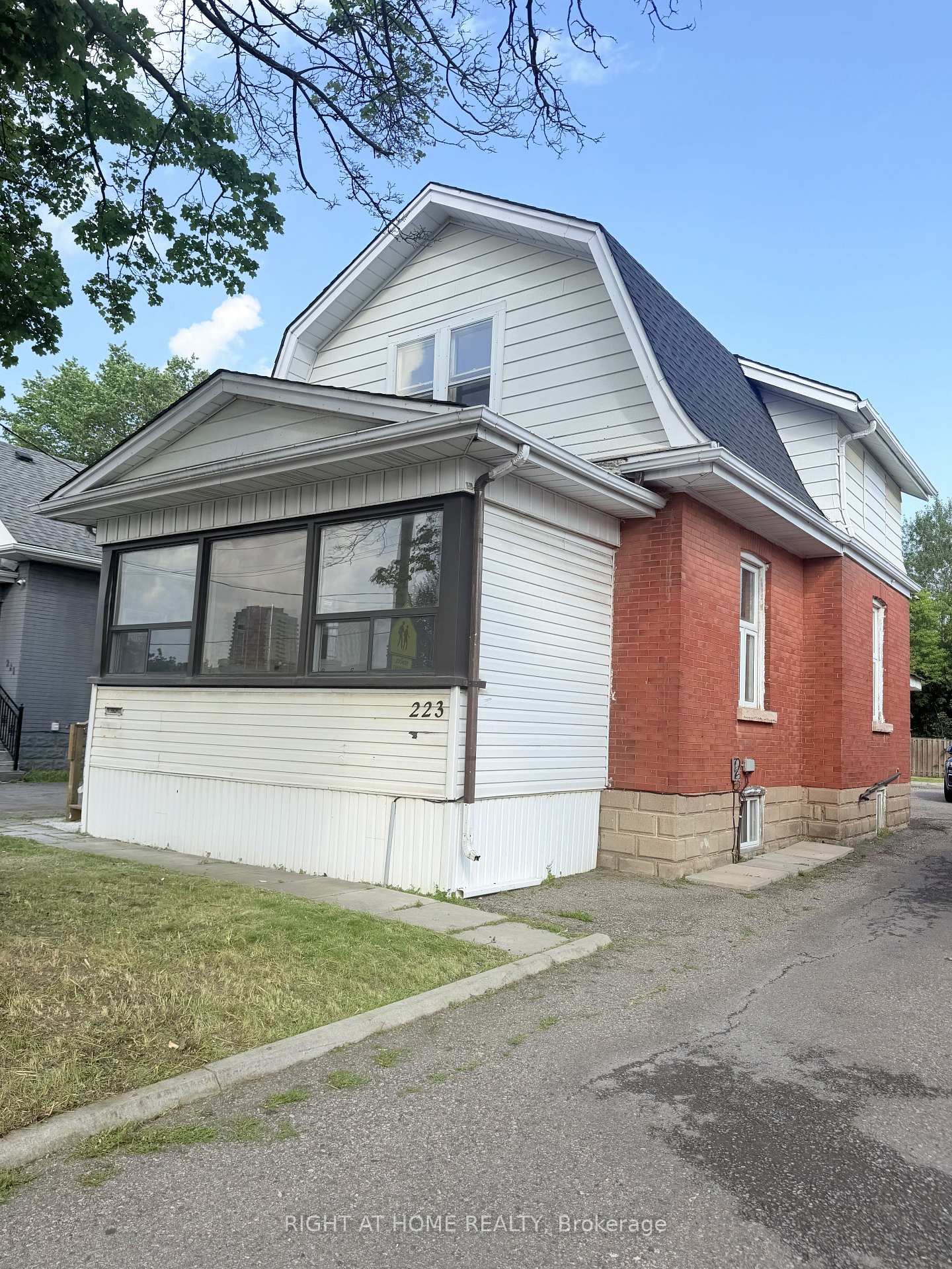 223-queen-street-w-brampton-ontario-w13507988