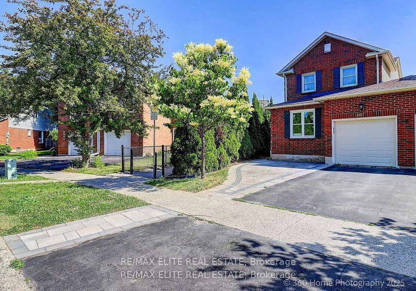 2032-glenada-crescent-oakville-ontario-w13508122