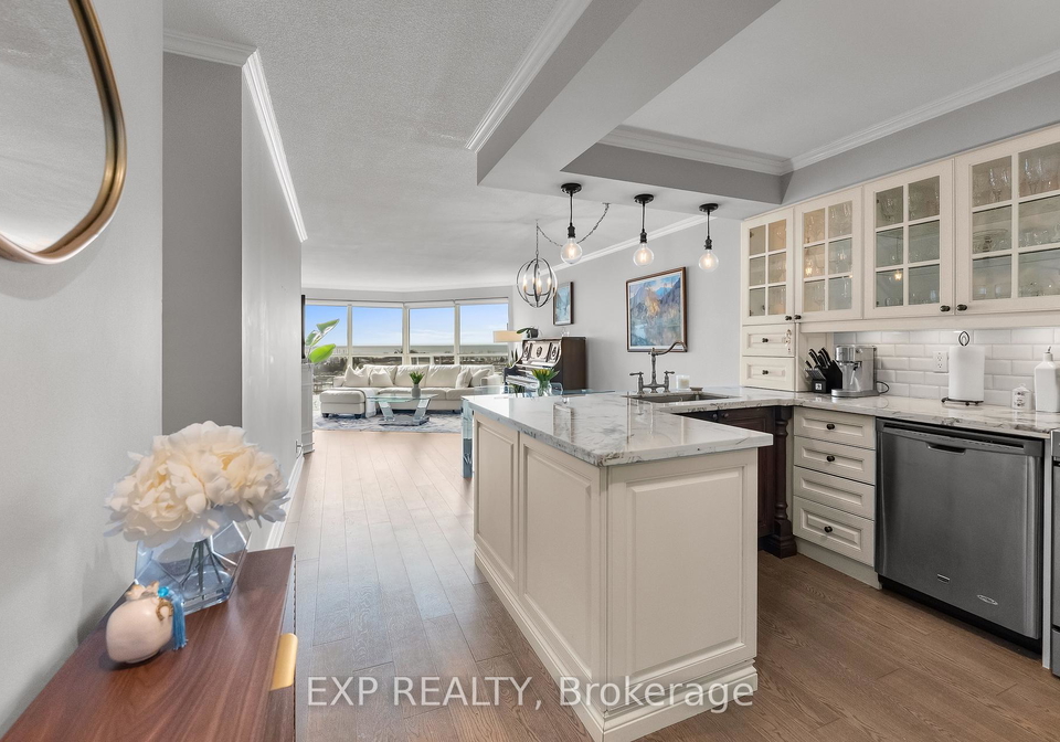 2261-lake-shore-boulevard-w-toronto-etobicoke-ontario-w13508156