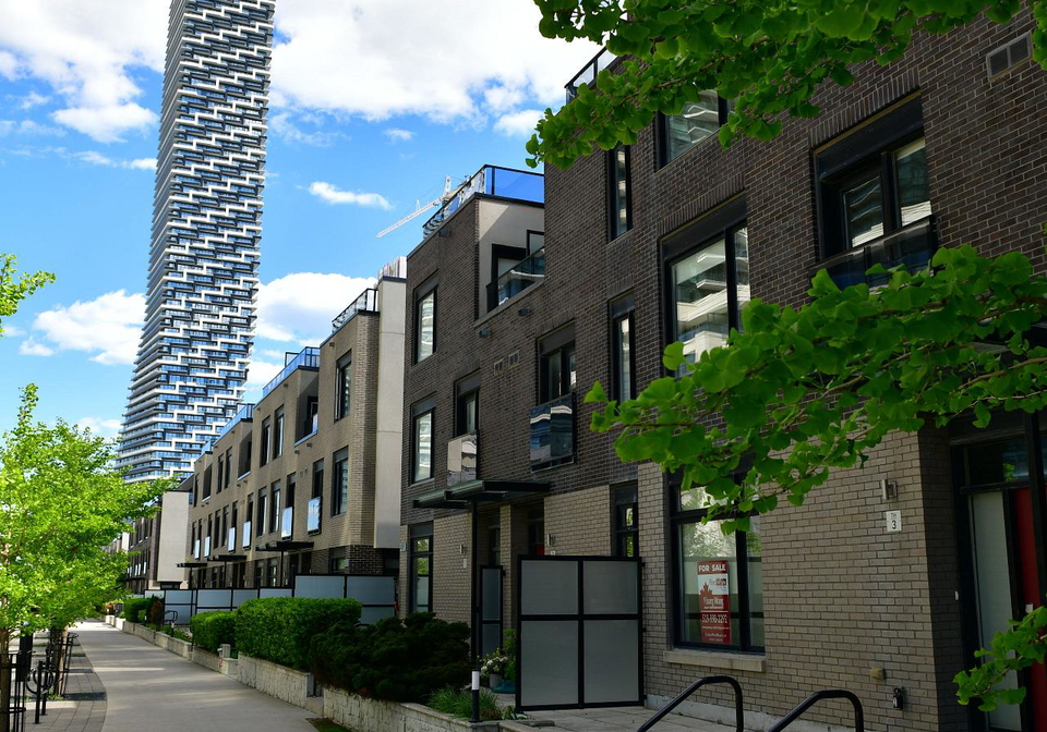 4080-parkside-village-drive-mississauga-ontario-w13508252