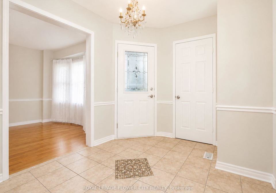 23-clydesdale-circle-brampton-ontario-w13508300