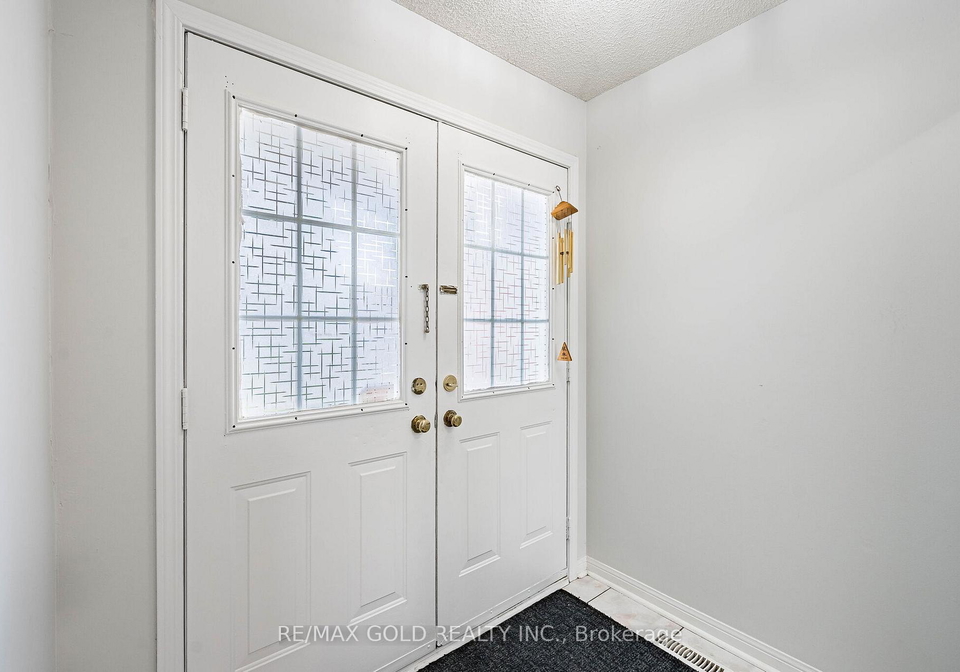 65-mount-ranier-crescent-brampton-ontario-w13508372