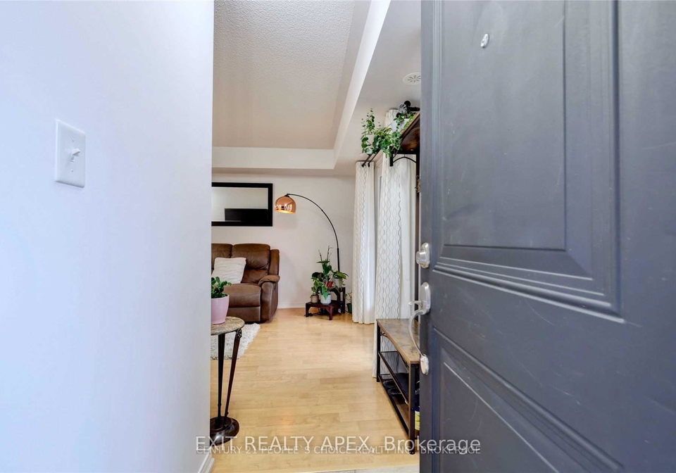 2504-post-road-oakville-ontario-w13508668