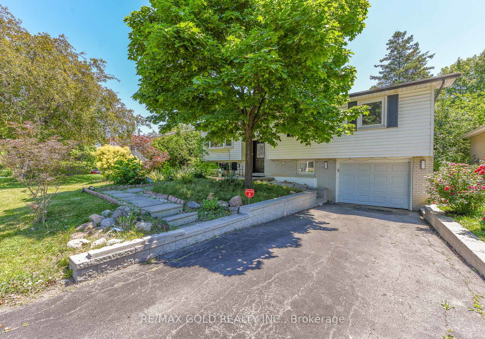 18-drury-crescent-brampton-ontario-w13508880