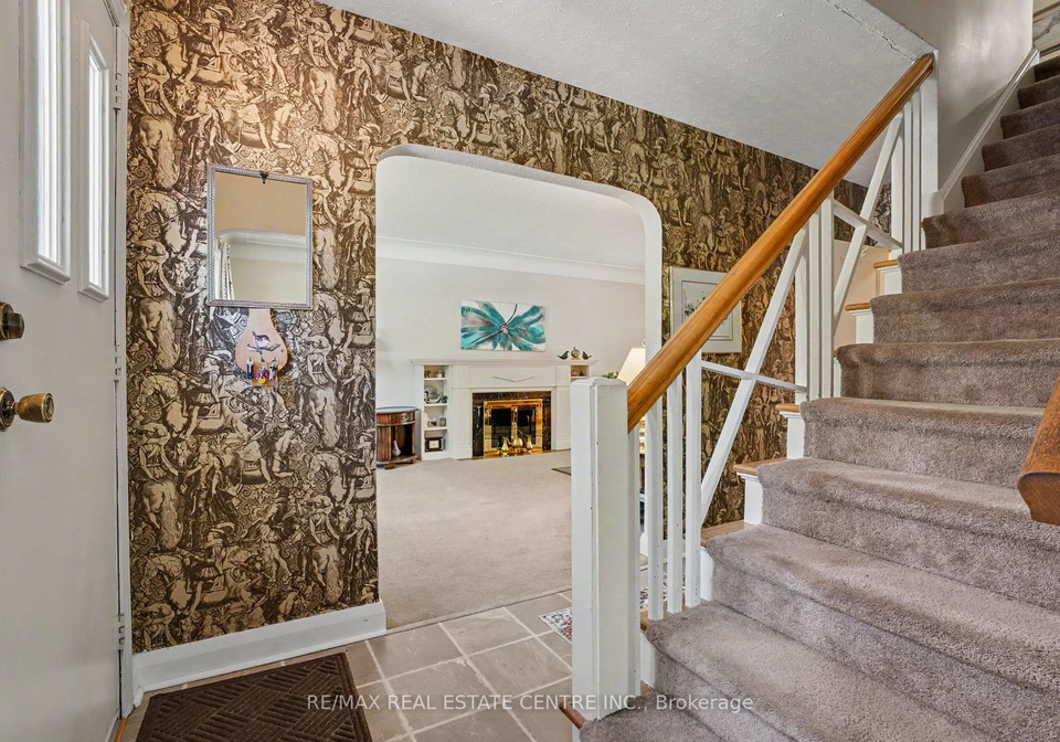 2068-wellington-avenue-burlington-ontario-w13508970