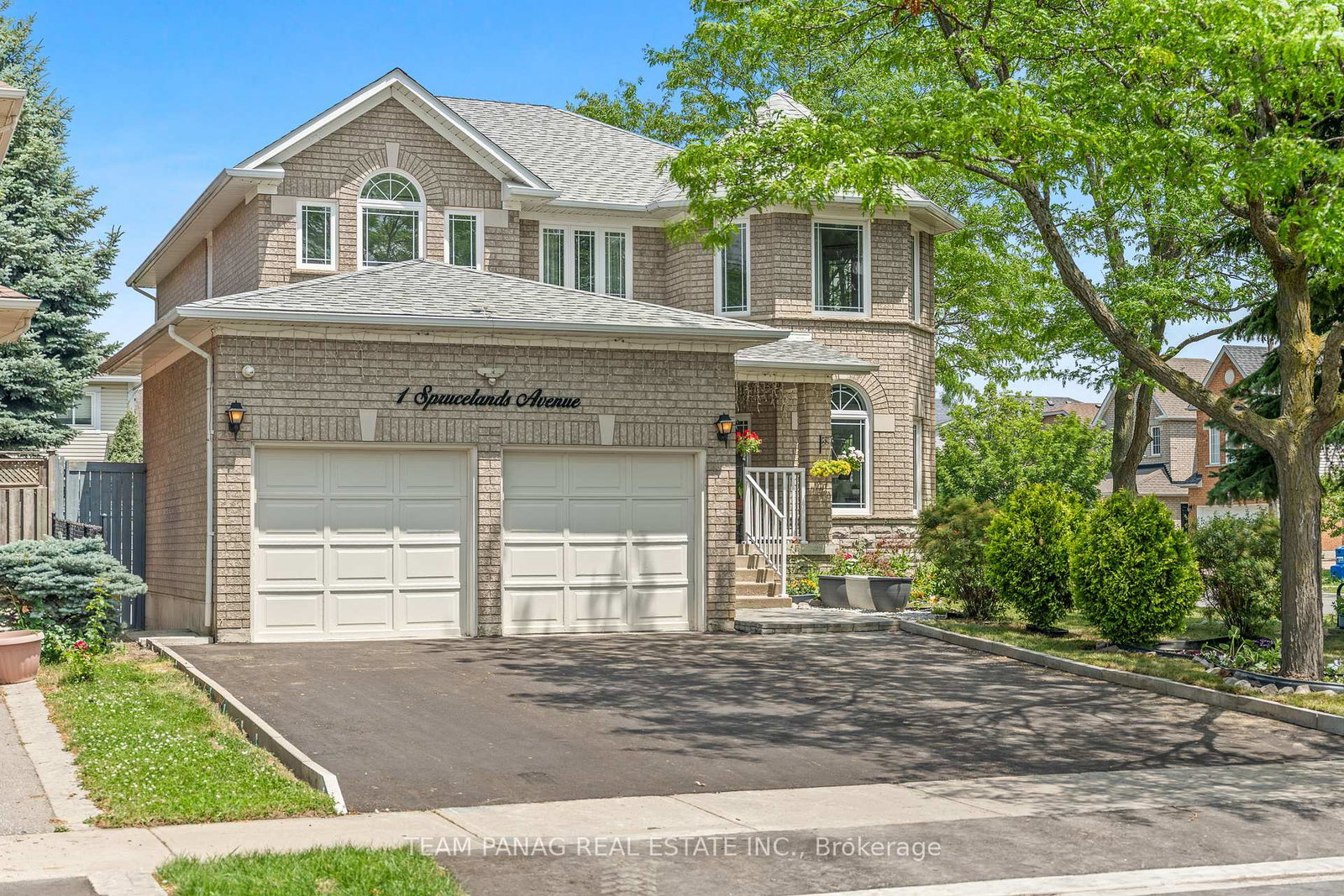 1-sprucelands-avenue-brampton-ontario-w13509120