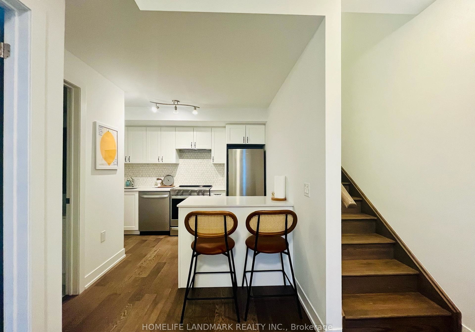 1095-douglas-mccurdy-common-mississauga-ontario-w13509392
