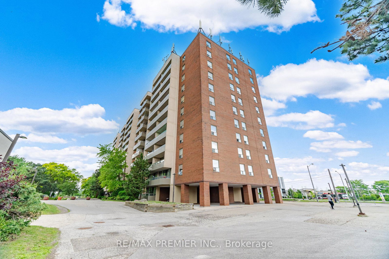 1-four-winds-drive-toronto-york-ontario-w13509504