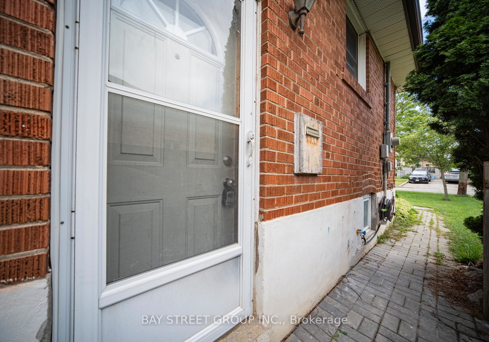538-queens-drive-toronto-north-york-ontario-w13509816