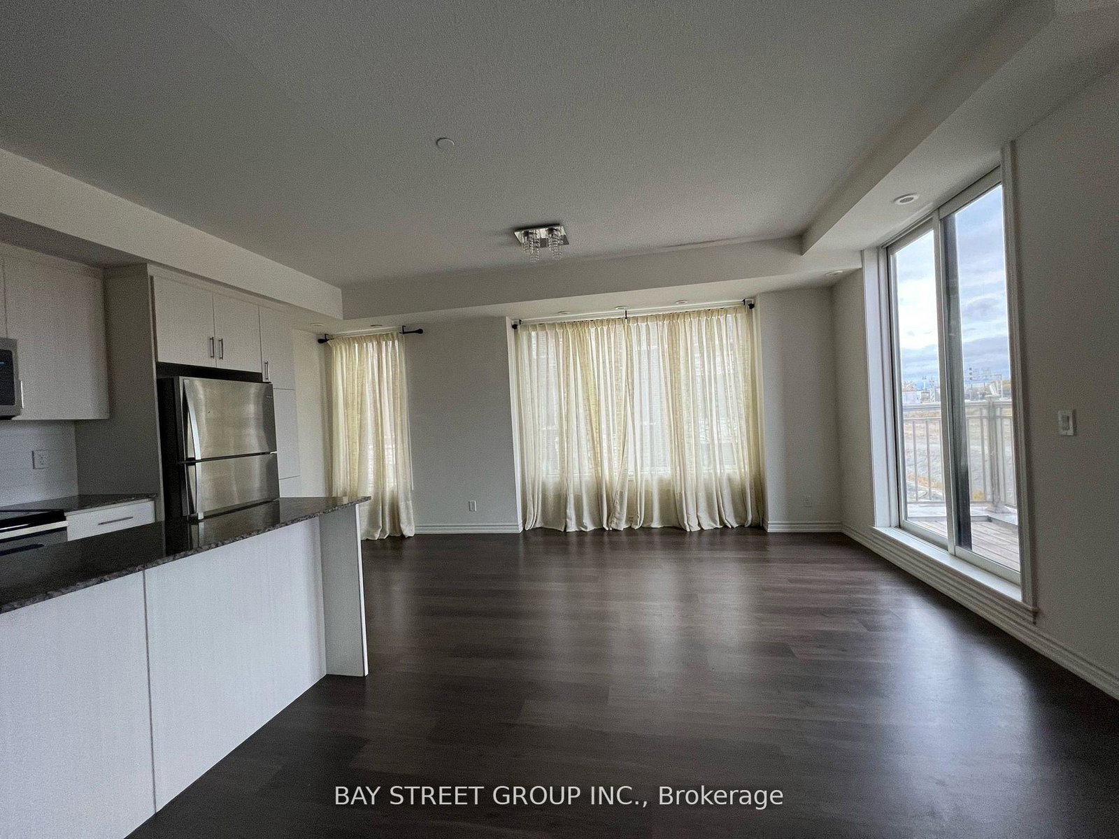 1long-branch-avenue-toronto-etobicoke-ontario-w13510000