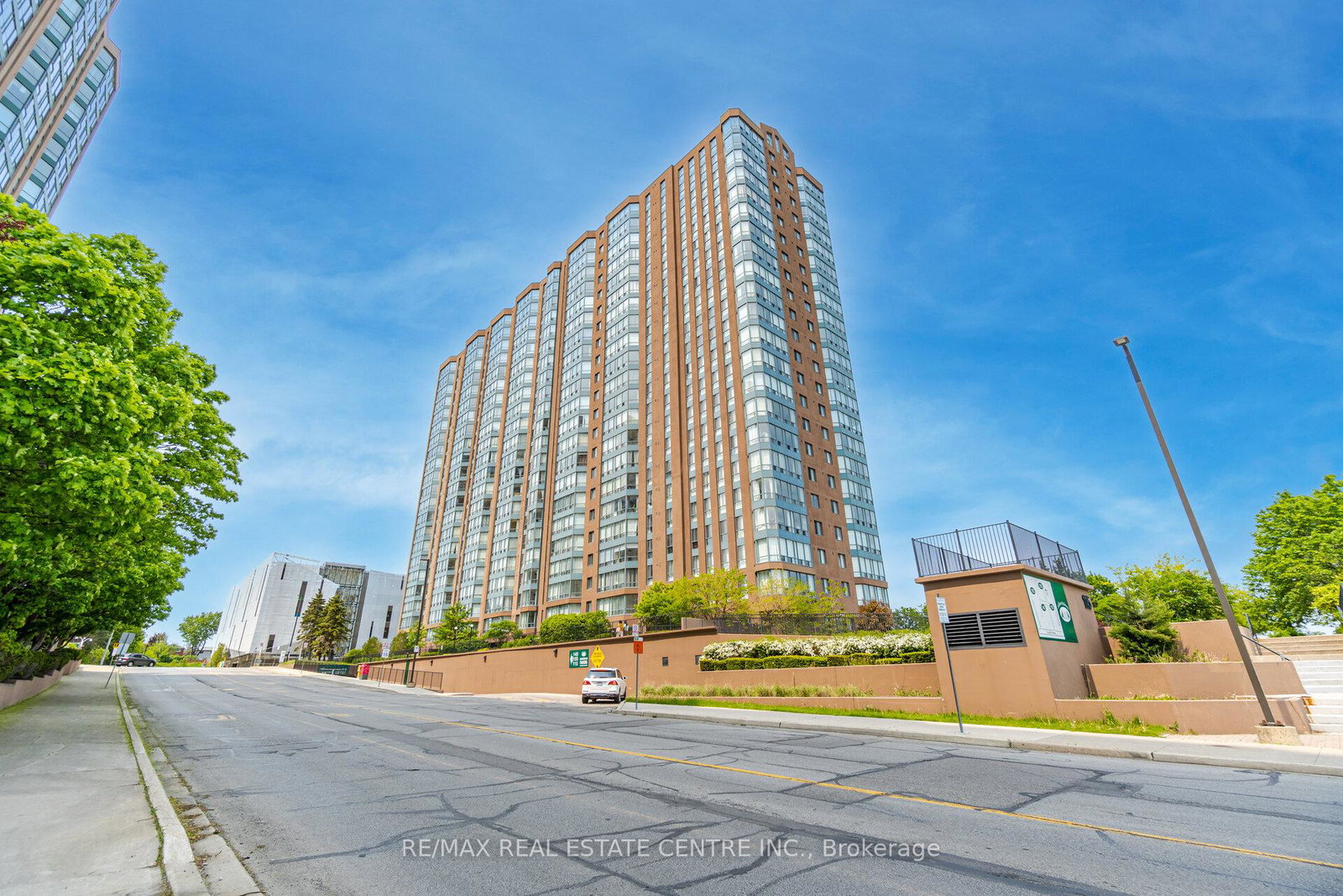 115-hillcrest-avenue-mississauga-ontario-w13511560