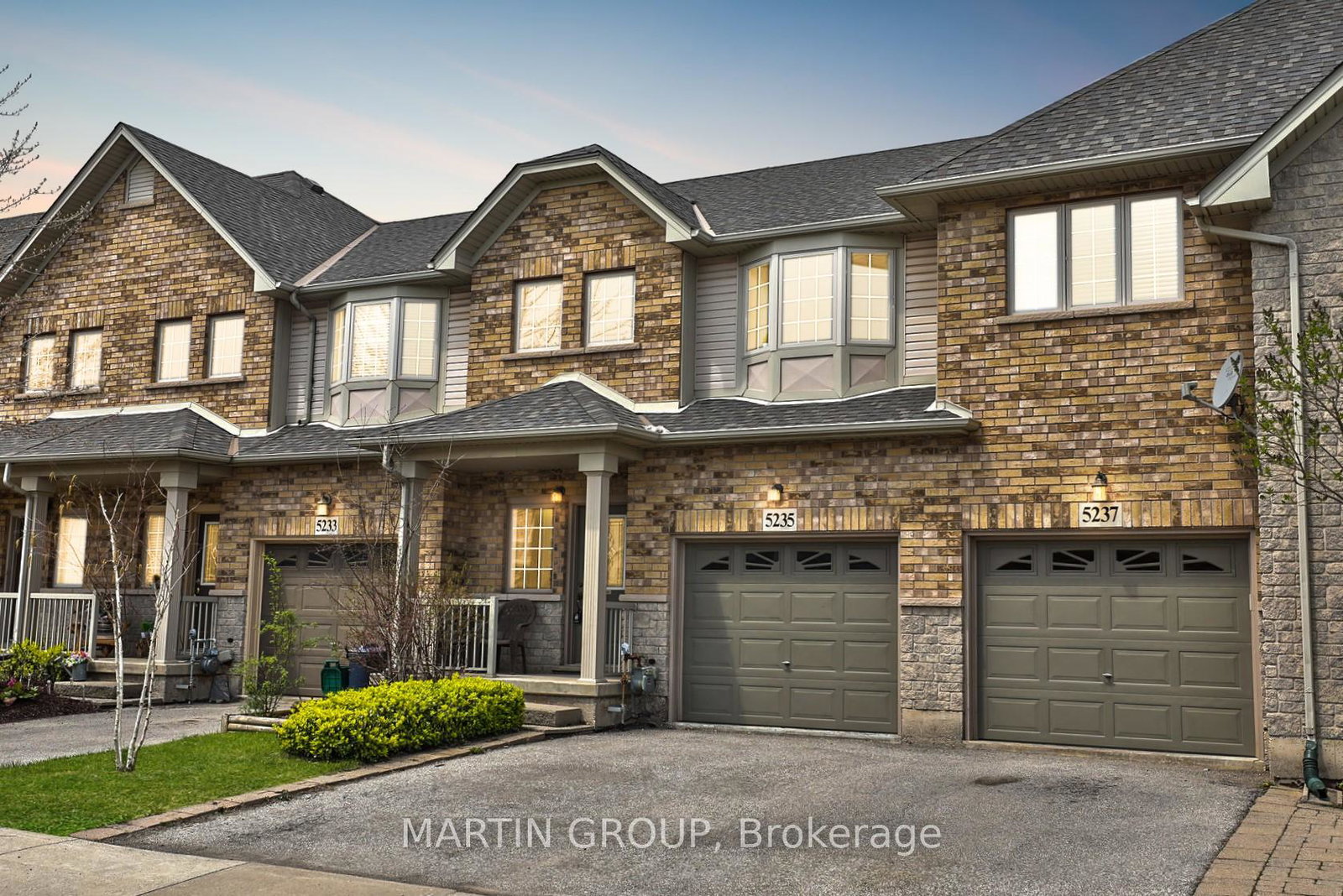 5235-autumn-harvest-way-burlington-ontario-w13512236