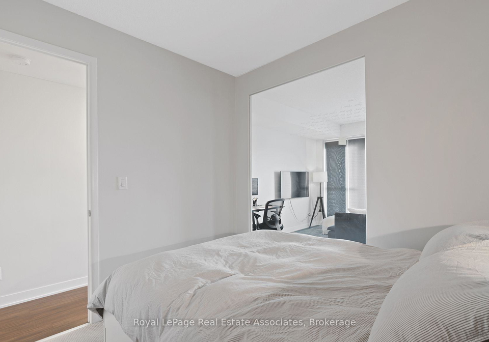 165-legion-road-n-toronto-etobicoke-ontario-w13512938