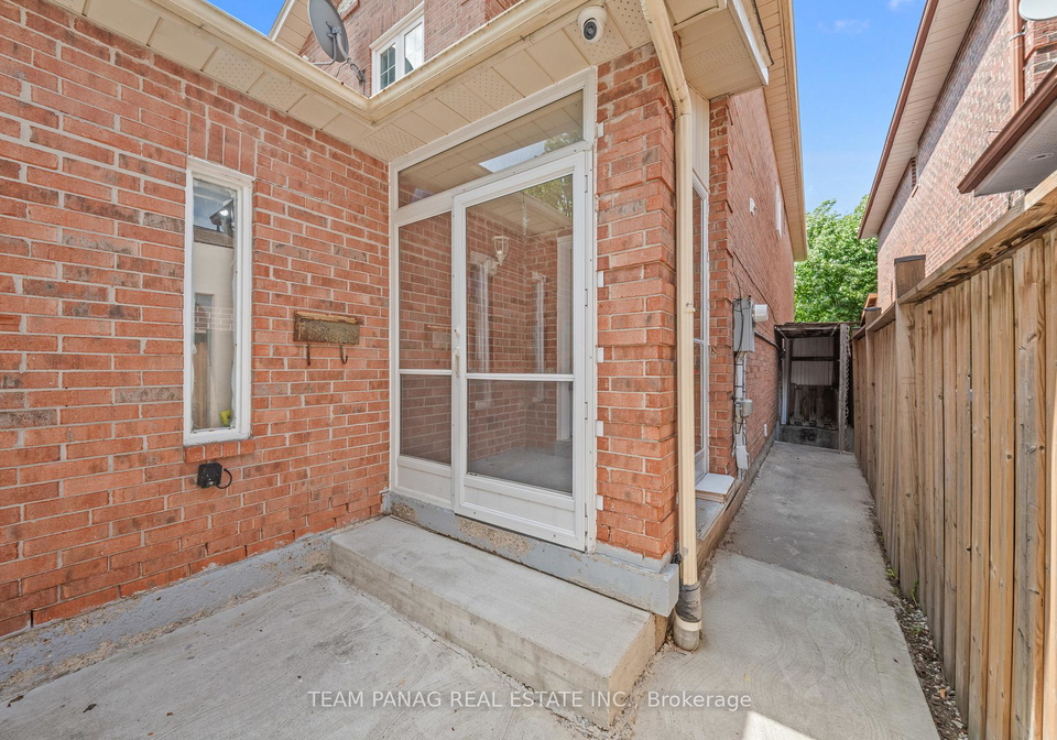 39-colchester-avenue-brampton-ontario-w13513298