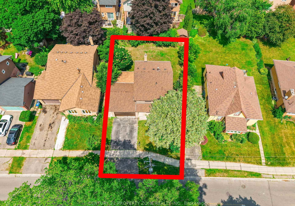 32-archibald-street-brampton-ontario-w13513484