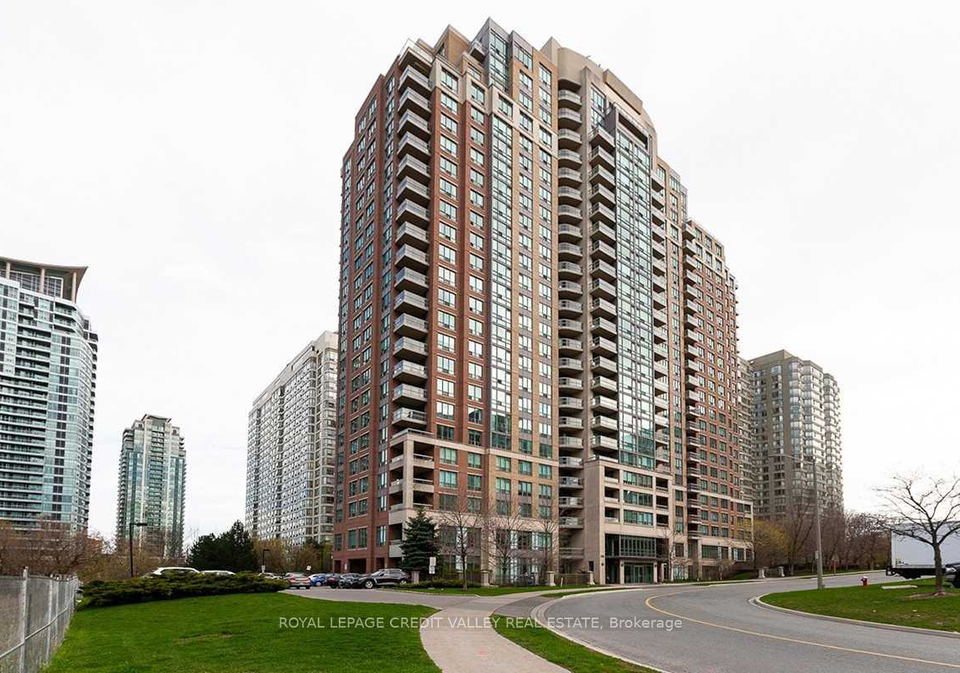 156-enfield-place-mississauga-ontario-w13513572