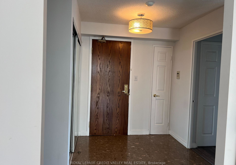 156-enfield-place-mississauga-ontario-w13513572