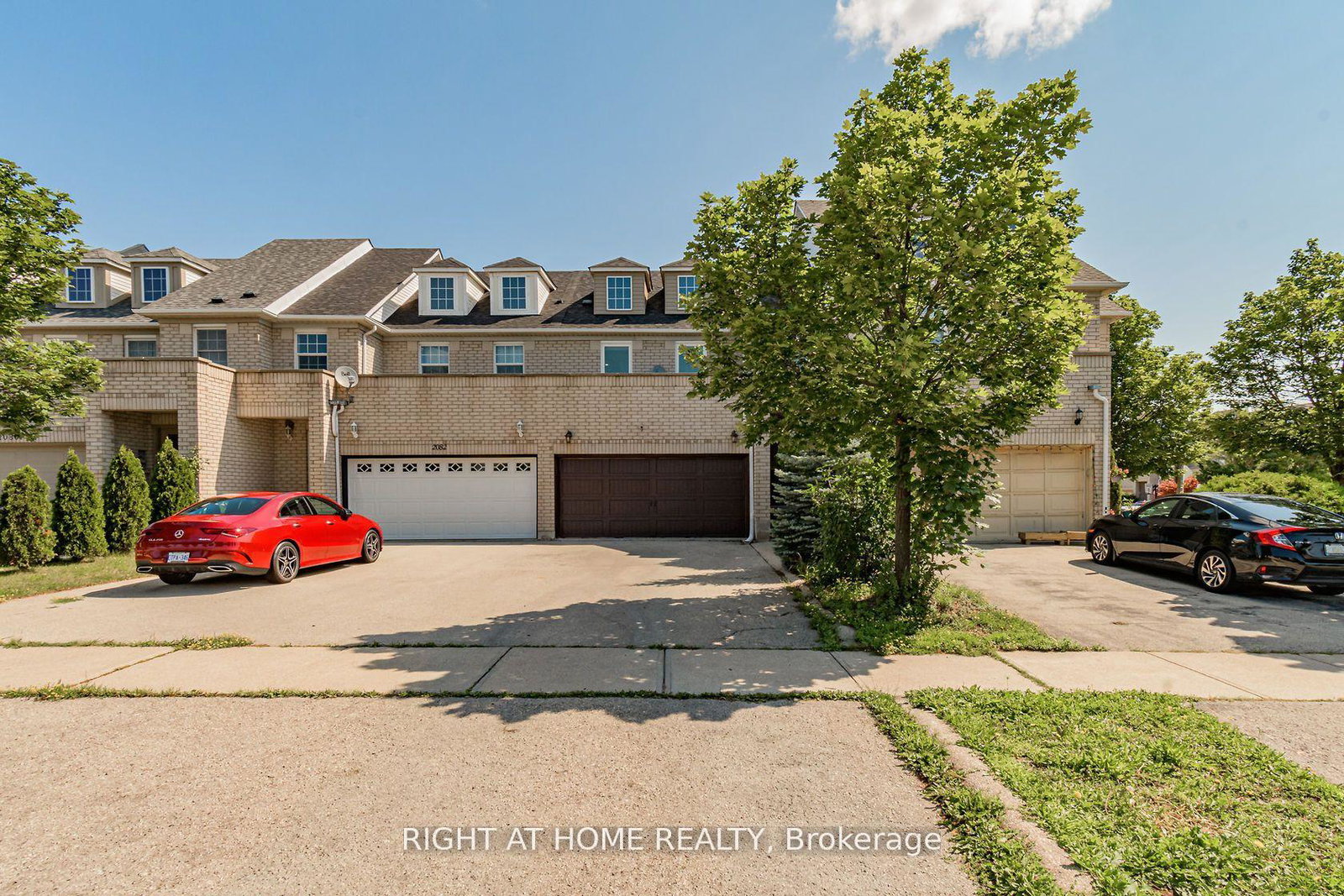 2084-white-dove-circle-oakville-ontario-w13513592