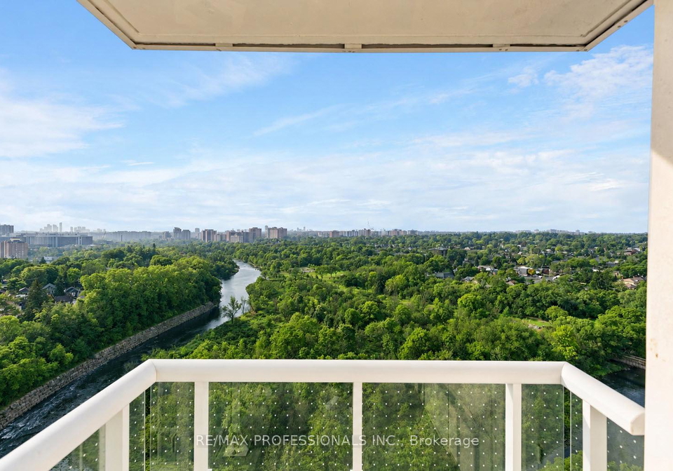 10-wilby-crescent-toronto-north-york-ontario-w13513656
