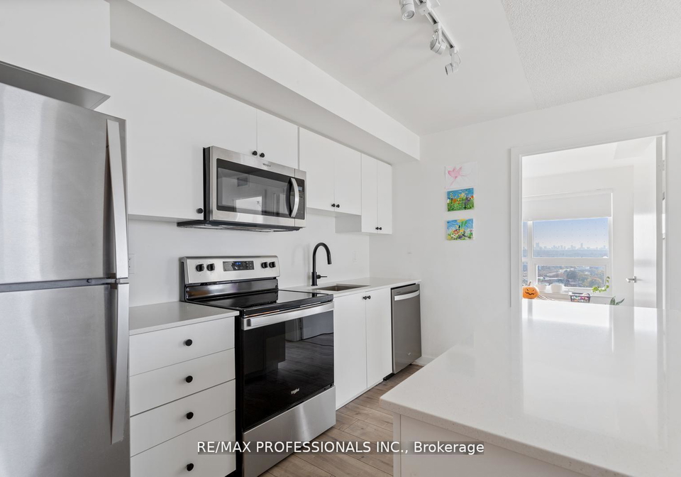 10-wilby-crescent-toronto-north-york-ontario-w13513656