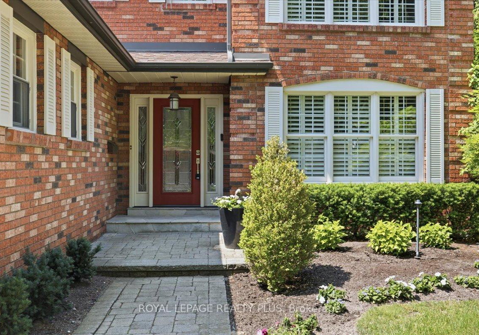1054-veroli-court-mississauga-ontario-w13513658