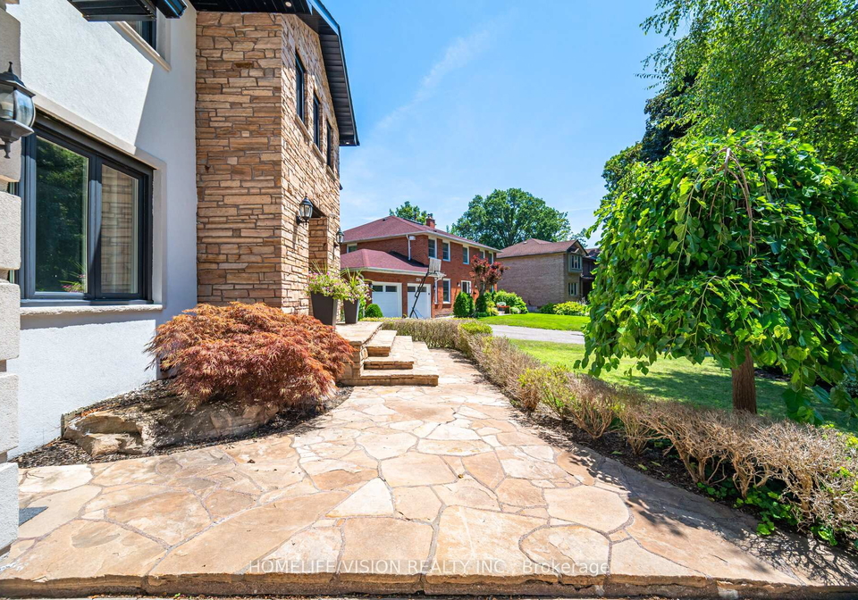 1298-bunsden-avenue-mississauga-ontario-w13513774