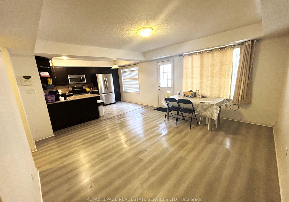 76neighbourhood-circle-mississauga-ontario-w13514066
