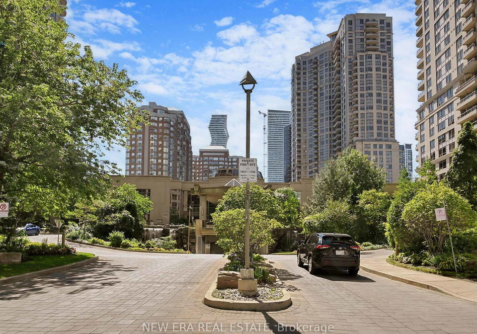 3888-duke-of-york-boulevard-mississauga-ontario-w13514070